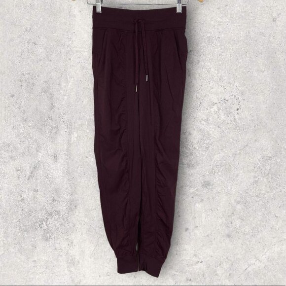 Lululemon 2021 Dance Studio Jogger Pants Size 2 Burgundy Yoga Track Pant Purple - Picture 3 of 11